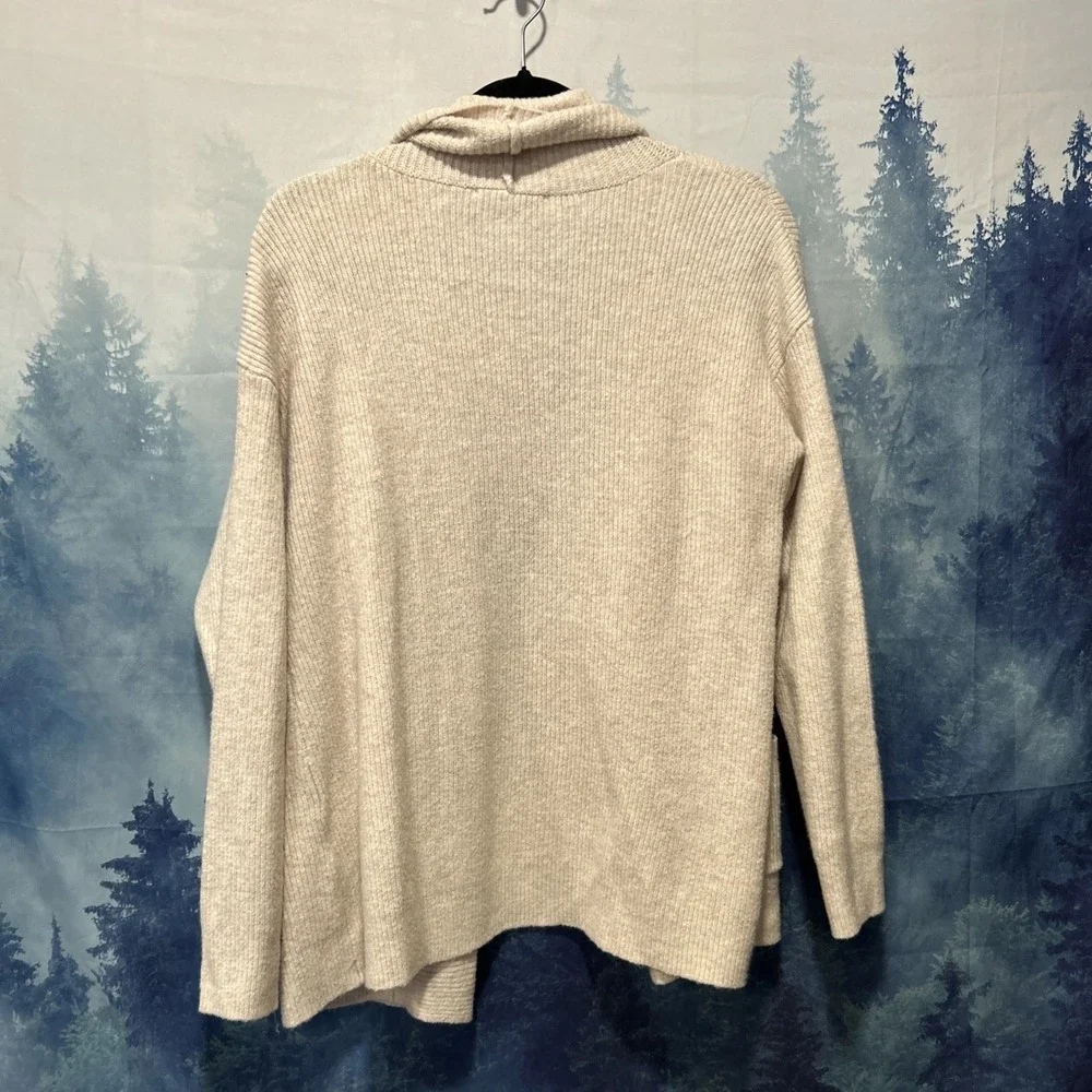 Christopher &  Banks Women's Cream Cardigan With Pockets‎ Long Sleeve Size Large